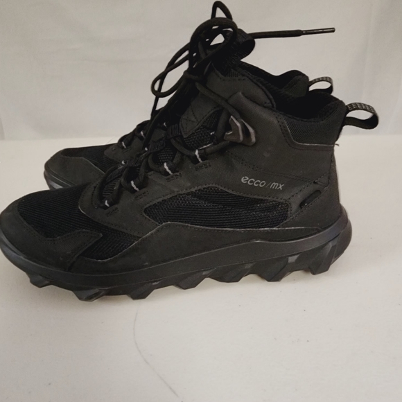 ECCO Women's MX GTX Waterproof Cold Weather Mid Boot LIKE NEW NO RIP NO FLAWS - Picture 3 of 16